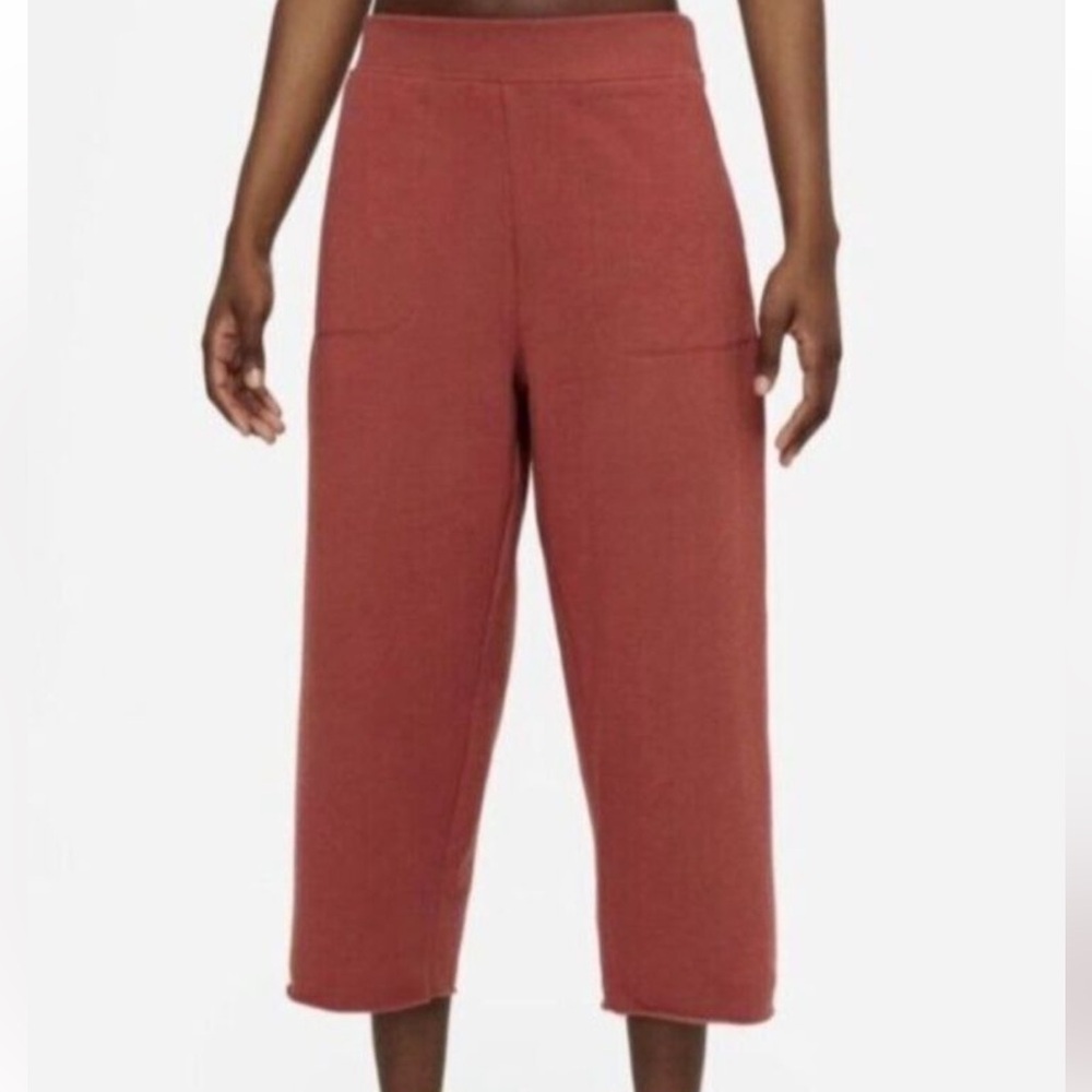 Nike Yoga Luxe Women's Cropped Fleece Pants Size M - Picture 2 of 8